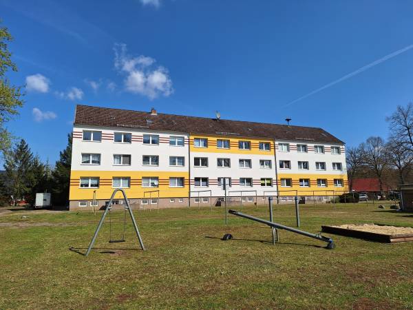 Spielplatz + Wäscheplatz