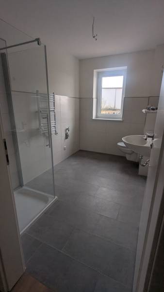 Badezimmer mit Dusche